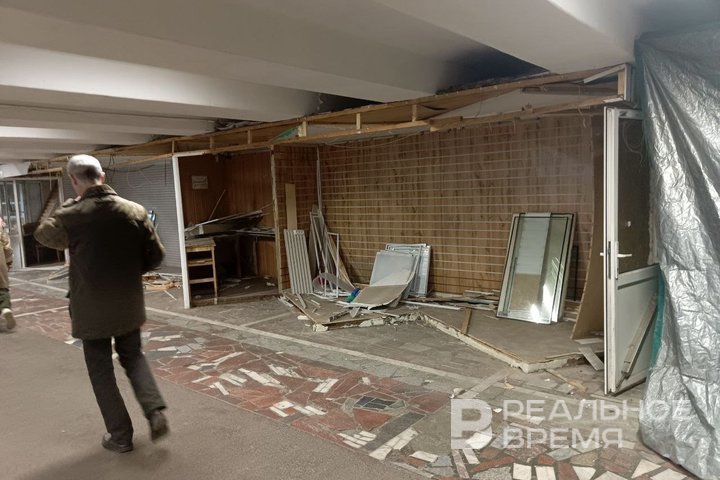 В подземном переходе возле «Кольца» в Казани сносят торговые павильоны
