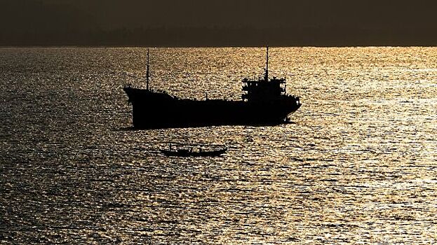 СМИ: в Бенгальском заливе затонуло судно с углем
