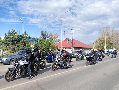 Памятник погибшему мотоциклисту появился в кузбасском поселке