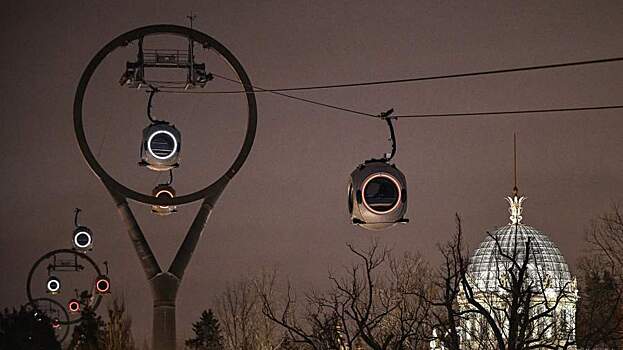 На ВДНХ работу канатной дороги приостановили из-за ветра