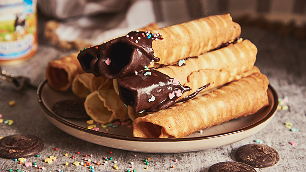 вафли в вафельнице электрической. овсяные вафли в электровафельнице. сладкие вафли. вафельные трубочки в электровафельнице мягкие. постные вафли в вафельнице.