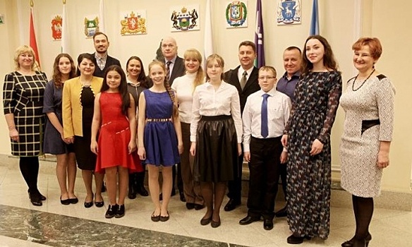 «Учись на отлично». Уральское полпредство наградило школьников за лучшее эссе