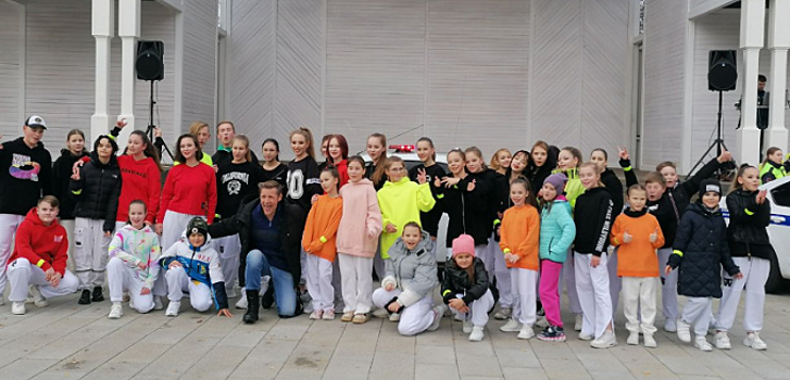 В пушкинском Центральном парке культуры и отдыха выступил коллектив «Тодес»