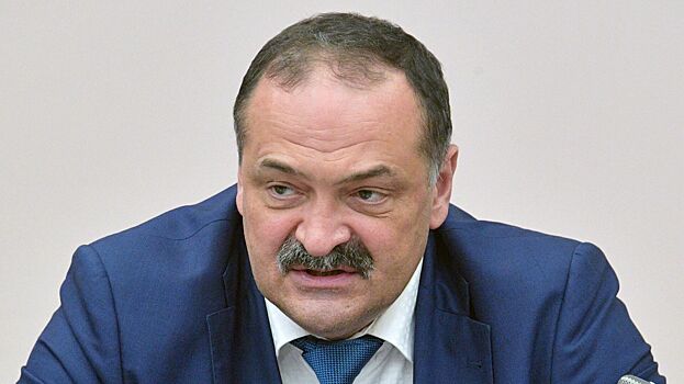 Глава Дагестана Меликов отверг обвинения в оскорблении жителей республики