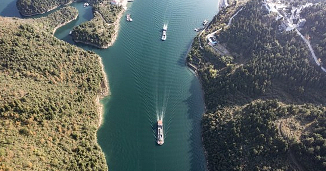 Объем грузоперевозок по водным путям КНР вырос на 4,9% за 8 месяцев