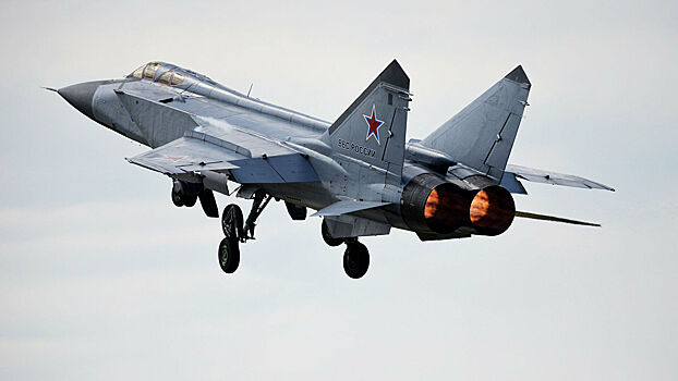 МиГ-31 отогнал американский самолет-разведчик от границ России