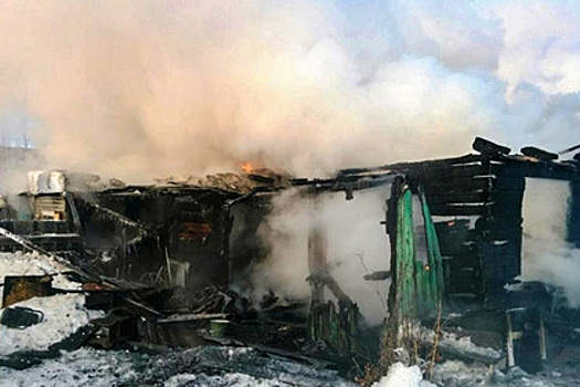 При пожаре на пилораме под Екатеринбургом погибли трое человек