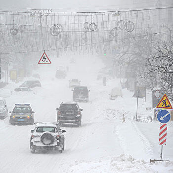 Транспортный коллапс: запад Украины завалило снегом, десятки городов без света