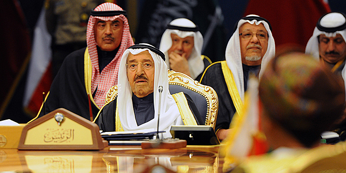 Саммит аравийских монархий в Кувейте завершился на сутки раньше и без заявлений по Катару