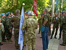 В Пензе у «Разорванной звезды» собрались ветераны ВДВ