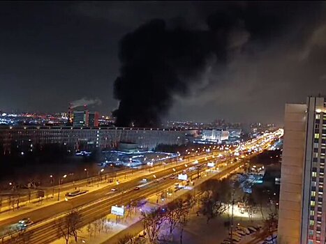 Здание Института вычислительной техники горит в Москве