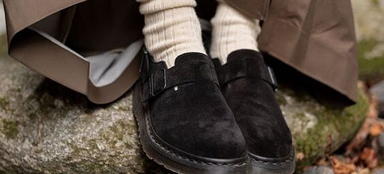 Стилисты рассказали, как нужно носить теплые носки этой зимой