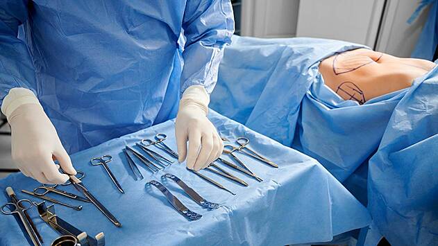 Пластический хирург рассказал, какие процедуры помогут избавиться от жира на лице