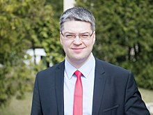 Эксперт оценил идею платить семьям по 10 тысяч рублей