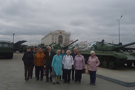 "Зяблицев-Фонд" организовал для пожилых екатеринбуржцев поездку в музей военной техники