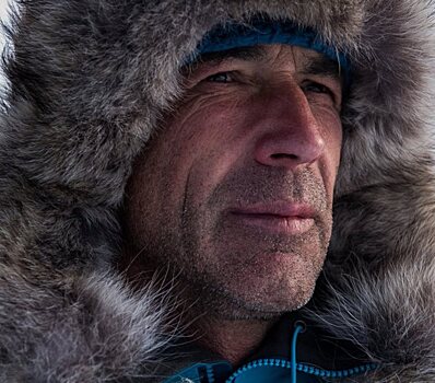 Двое путешественников пересекли Северный Ледовитый океан на лыжах