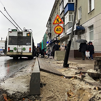 Глава «Курскавтодора» прокомментировал состояние тротуаров на улице Радищева