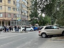 На видео попал момент наезда на 14-летнего самокатчика в центре Волгограда