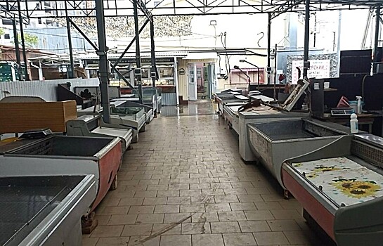 Судебные приставы Анапы закрыли Фермерский рынок из-за судебного спора