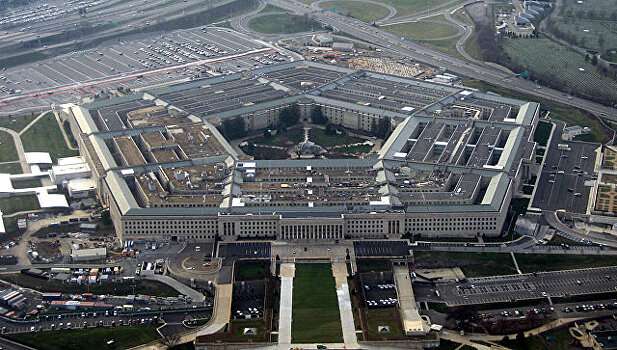 Пентагон назвал абсурдными заявления о том, что США поддерживают ИГ*