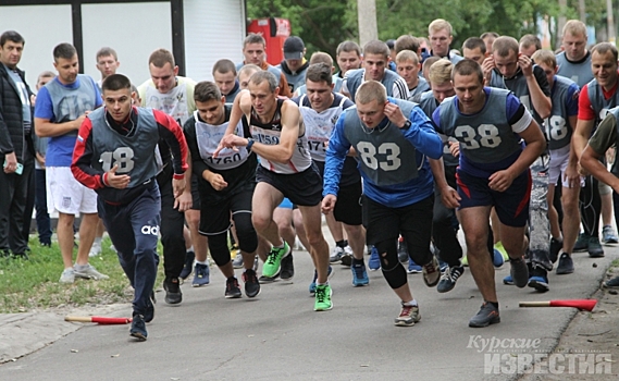 Более 100 курских спасателей пробежали кросс на Боевке