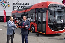 В честь 300-летия Екатеринбурга городу подарили современный троллейбус