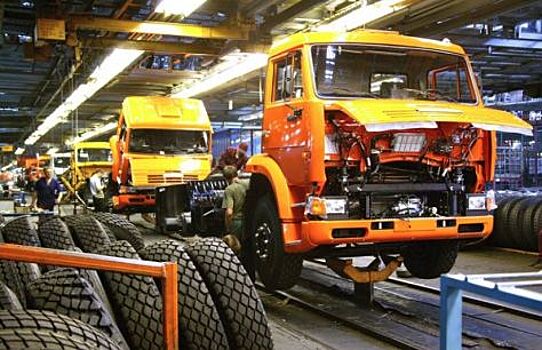 "КамАЗ" увеличил выпуск грузовиков в мае на 8,8%, до 3,1 тыс.