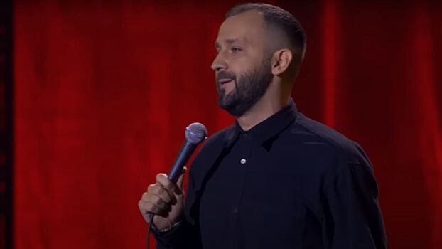 Стендап-комик Руслан Белый уехал в Турцию и готовится стать отцом