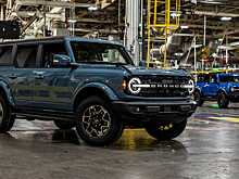 Глава Jeep потроллил Ford из-за проблем с крышей Bronco