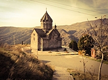 Армянская апостольская церковь стоит на грани потери Арцахской епархии