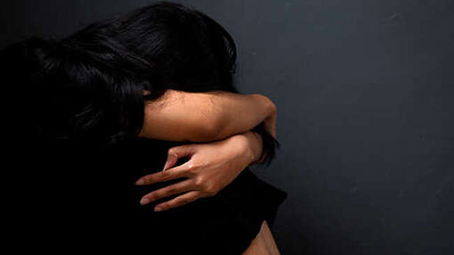 В Индии шестеро мужчин изнасиловали работницу спа-салона из-за ее начальника