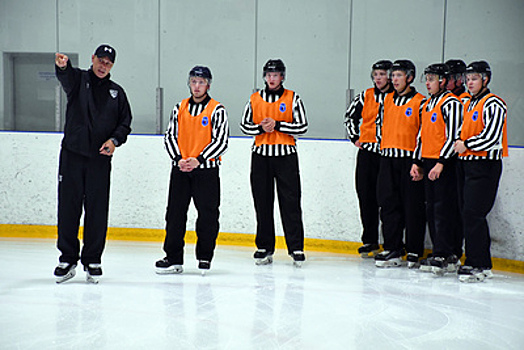 В Кратове стартовал учебный сбор для подмосковных хоккейных судей