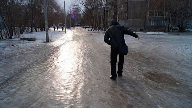 Сотни автомобилистов на Дальнем Востоке стали пленниками ледяного дождя