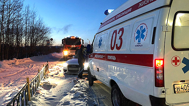 В Ноябрьске иномарка сбила ребёнка рядом со станцией скорой помощи. ФОТО