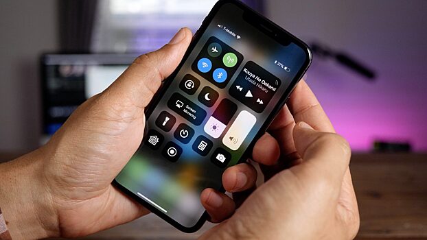 Apple представит пару 6,1-дюймовых iPhone в 2018 году