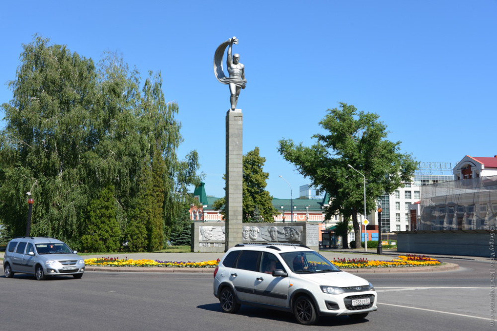 В Липецке заменят постамент памятника «Борцам революции»