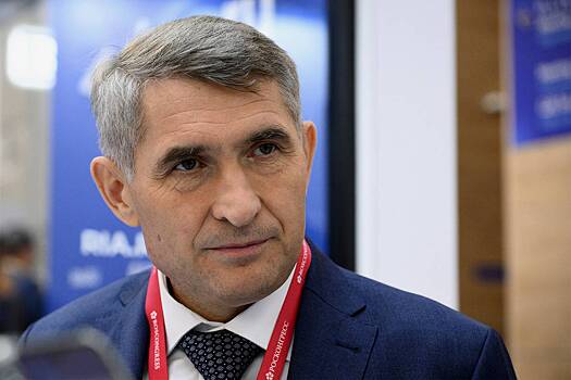Глава российского региона на элитном автомобиле попал в ДТП