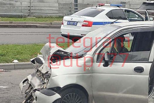 Лобовая авария произошла на Кутузовском проспекте в Москве