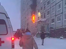 Крупный пожар вспыхнул в многоэтажном доме, есть жертвы