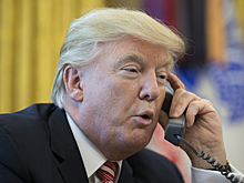 Трамп стал объектом насмешек после ошибки в Twitter
