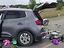 В Волгоградской области в тройном ДТП с грузовиком погиб подросток