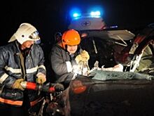 В страшном ДТП на трассе "Россия" погиб водитель и пострадали дети