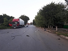 В Батайске Мазда 3 столкнась с грузовиком, погибли два пассажира