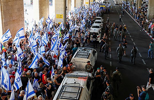 В Израиле возобновились массовые протесты против судебной реформы