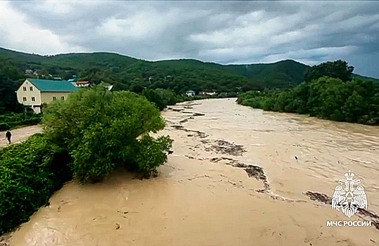 Режим ЧС ввели в Туапсинском районе Краснодарского края из-за непогоды