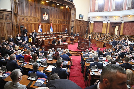 Парламент Сербии утвердил новое правительство во главе с Джуро Мацутой