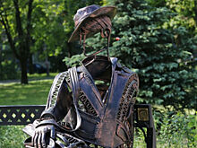 В Гатчине торжественно вернут оторванные головы парной скульптуре "Мужчина и Женщина"