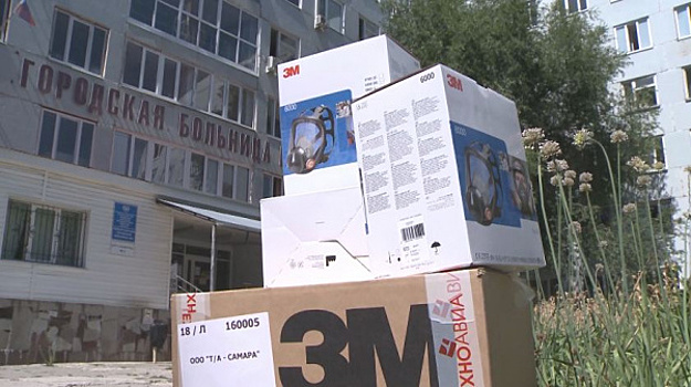 “Тольяттиазот” передал больнице №4 маски с самой высокой степенью защиты