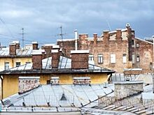 Девушка сорвалась с крыши дома в центре Петербурга