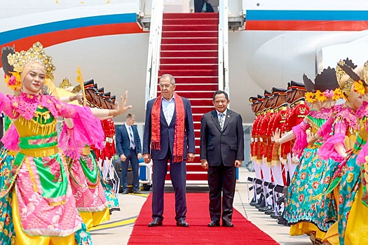 До конца недели глава МИД России посетит два саммита и Бангладеш
